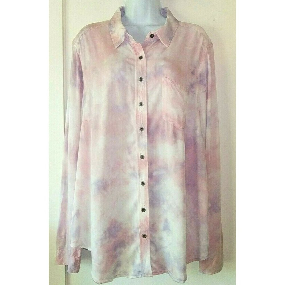 TORRID NWT 1X, 2X, or 3X Pink Tie-Dye Rayon Twill Button Up Long Sleeve Shirt
